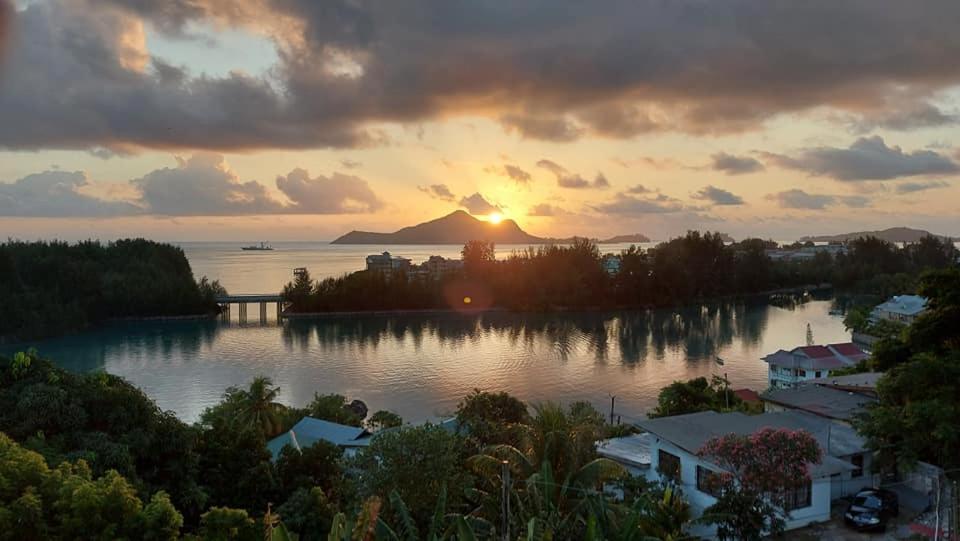 Hibiscus House Seychelles Self Catering Apartment Victoria Bagian luar foto