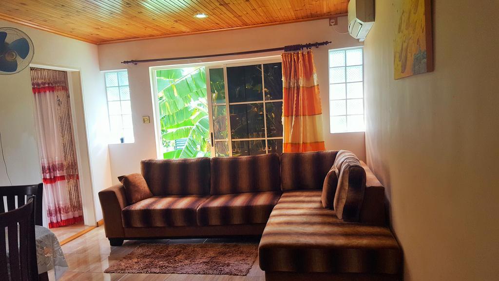 Hibiscus House Seychelles Self Catering Apartment Victoria Bagian luar foto