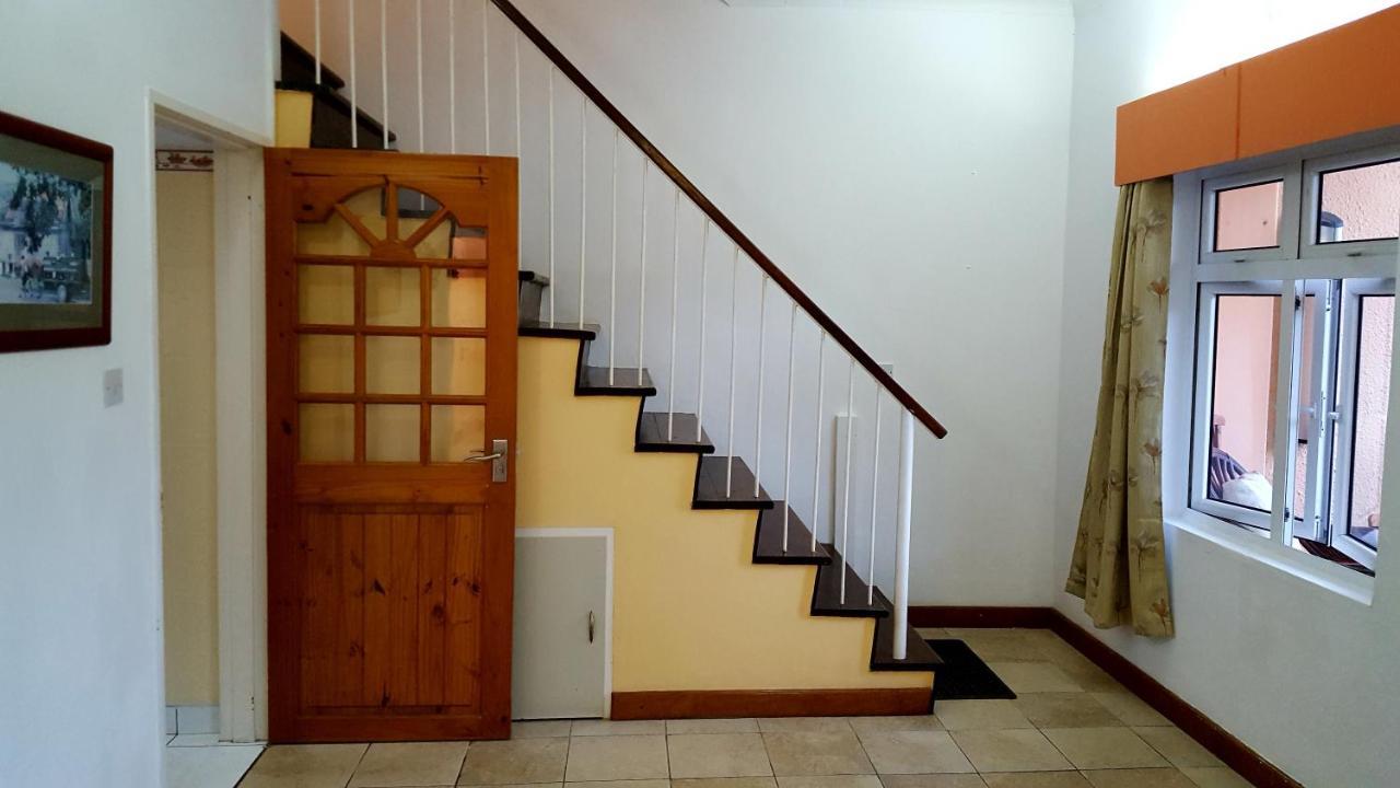 Hibiscus House Seychelles Self Catering Apartment Victoria Bagian luar foto