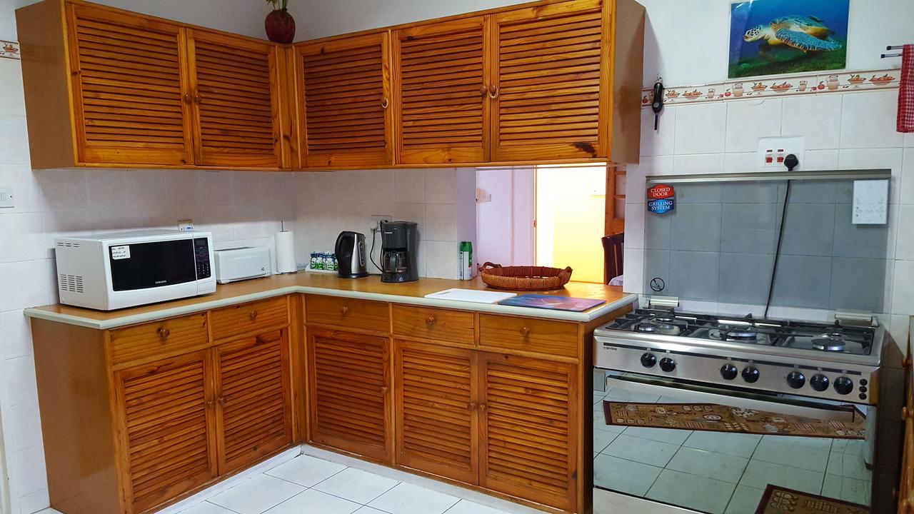 Hibiscus House Seychelles Self Catering Apartment Victoria Bagian luar foto