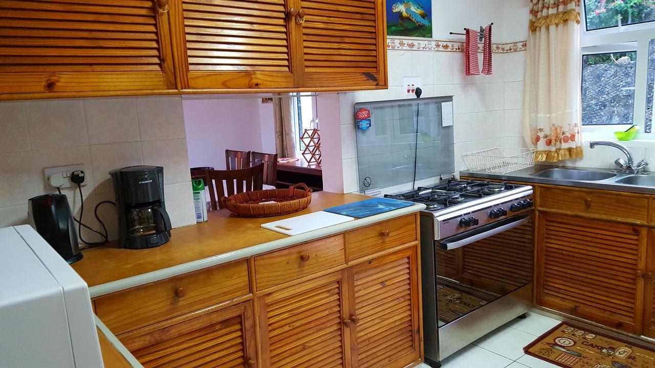 Hibiscus House Seychelles Self Catering Apartment Victoria Bagian luar foto