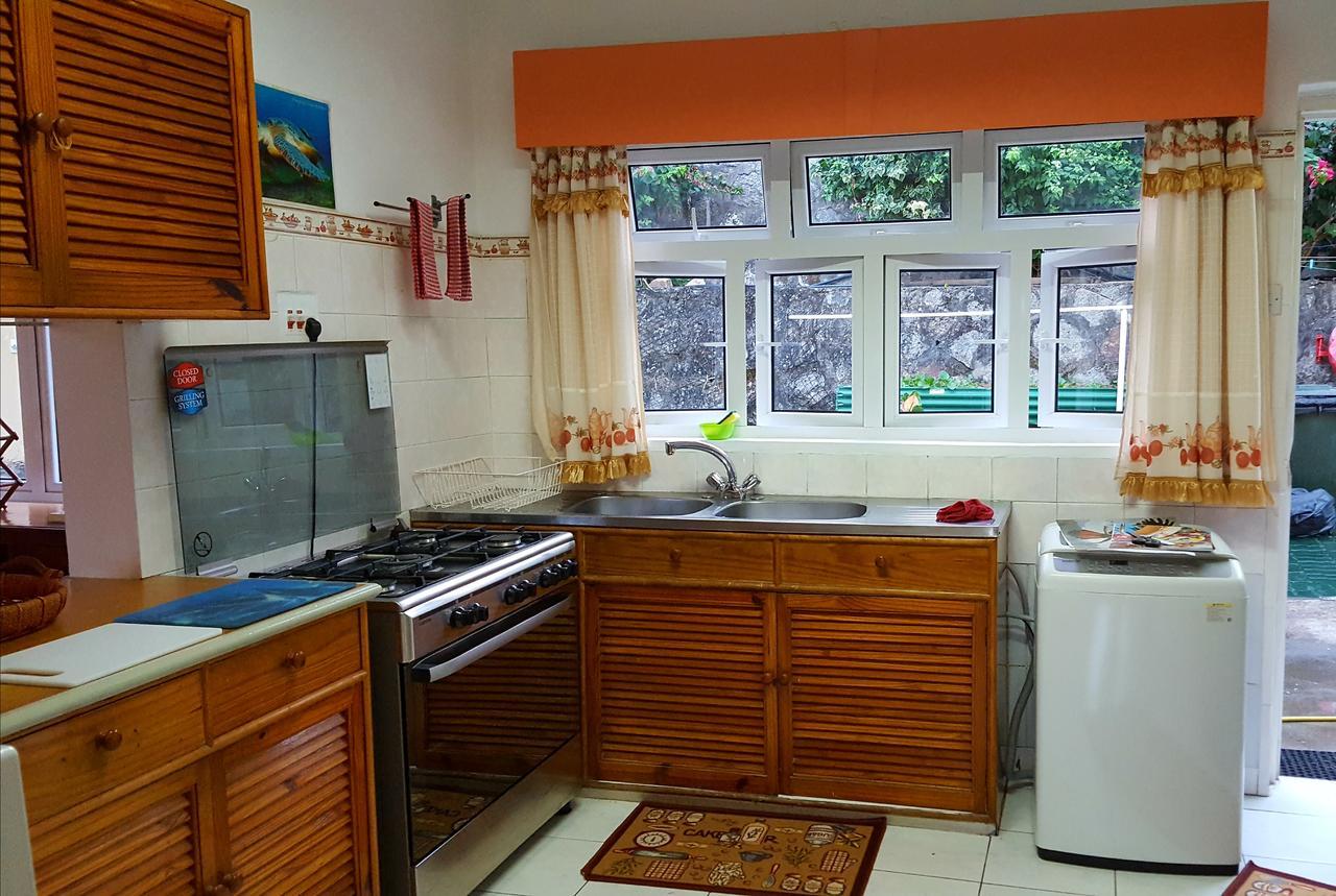 Hibiscus House Seychelles Self Catering Apartment Victoria Bagian luar foto