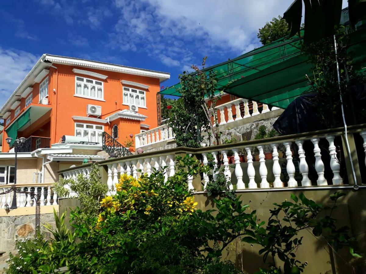 Hibiscus House Seychelles Self Catering Apartment Victoria Bagian luar foto