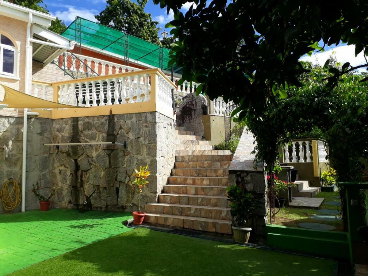 Hibiscus House Seychelles Self Catering Apartment Victoria Bagian luar foto